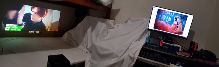 好投 好看 又好玩!超不受限的迷你雷射投影機 - Epson EF-12。