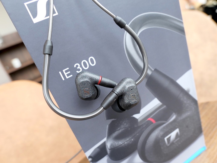 [不務正業護理師開箱]SENNHEISER IE300 入耳式耳機～細膩情感怎能錯過～