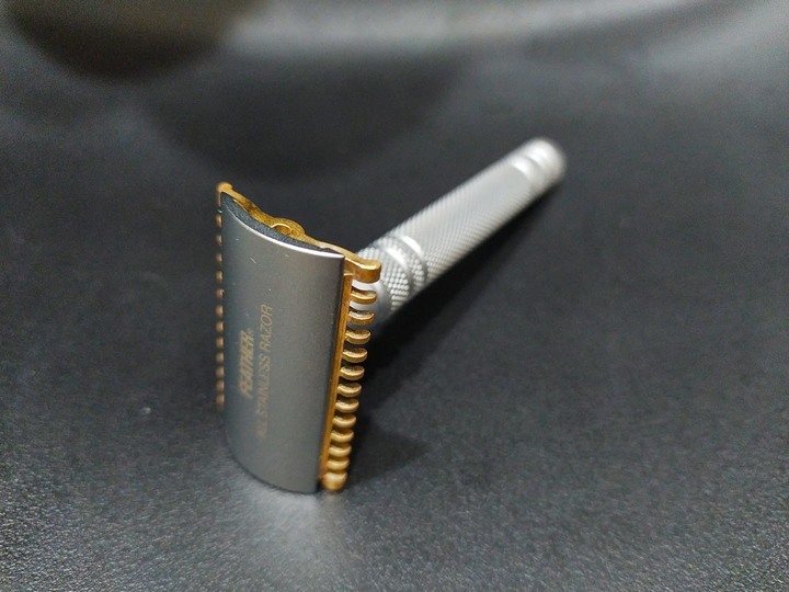 修整了支老阿公刮鬍刀──GILLETTE NEW SC