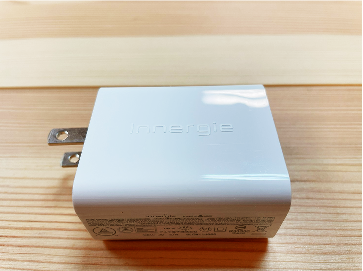 [木桌開箱] Innergie新出的充電器－C6 Duo 63瓦雙孔 USB-C 萬用充電器(摺疊版)