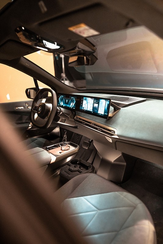 BMW iDrive 8 登場
