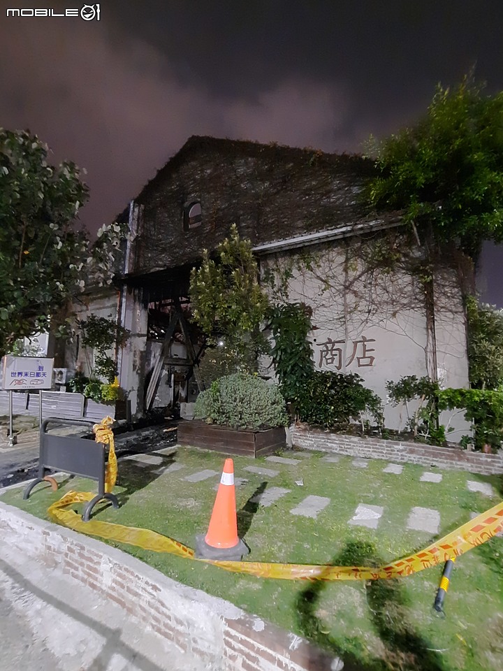 [高雄駁二藝術特區]火災過後的本東倉庫商店