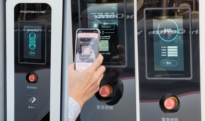 Taycan 4S 關於電力資訊比較多的試乘分享