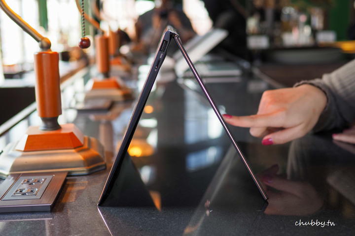 ASUS ZenBook Flip S真的好適合女生喔！UX371EA