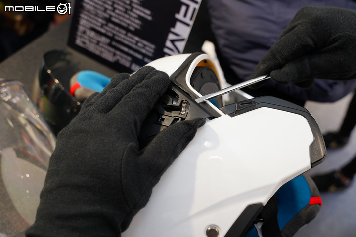 【採訪】IRIE Helmets 信義區快閃店 NOVA 新款變色安全帽限量登場！