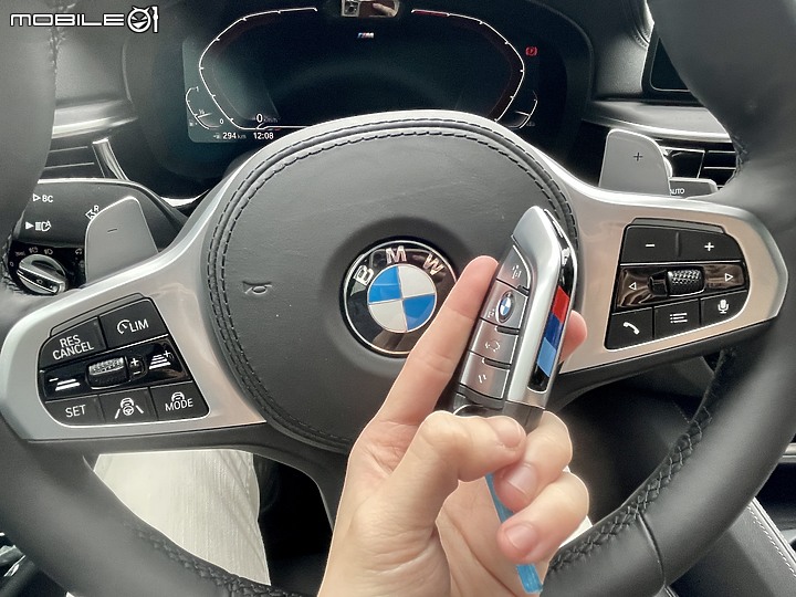 相敬如賓的亦敵亦友 - BMW 5-Series & M.Benz E-Class 試駕心得