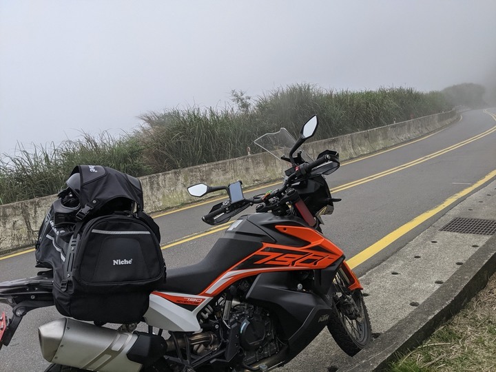 和KTM 790 Adventure,上陽明山追追春天的尾巴