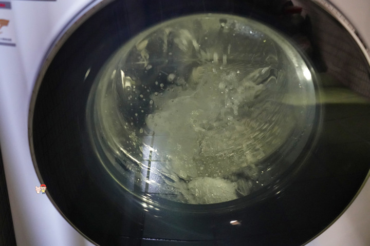 租屋套房族救星-TOSHIBA洗脫烘滾筒洗衣機TWD-BJ130M4G,10年馬達保固、省水標章CP值超高