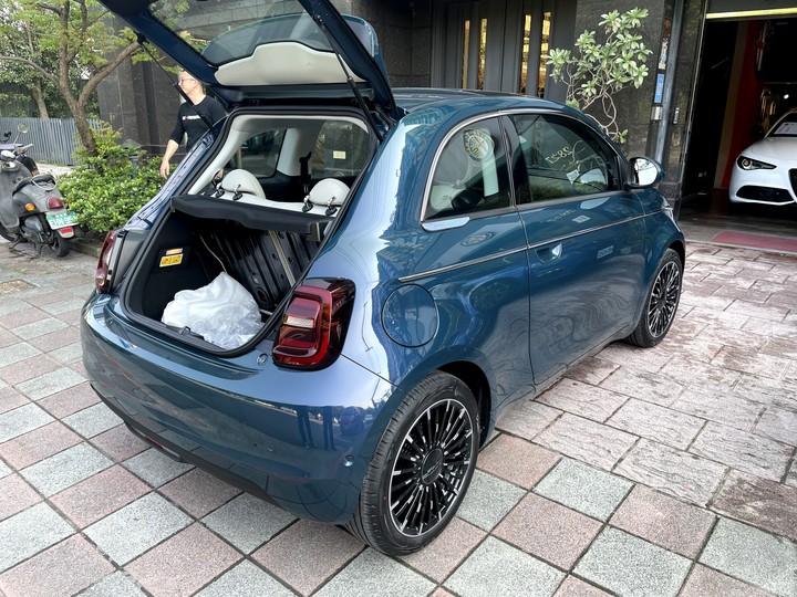 Fiat 500e到店