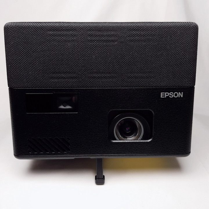 好投 好看 又好玩!超不受限的迷你雷射投影機 - Epson EF-12。
