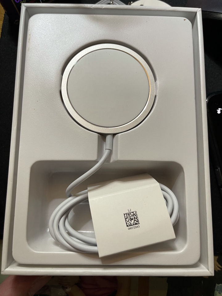 分享一下蘋果充電設備的開箱，Pd,vooc,magsafe,superdart