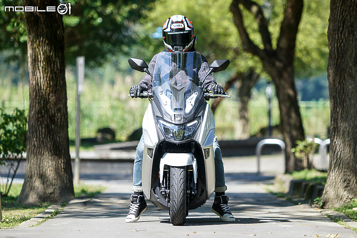 2021 SYM MAXSYM 400 試駕｜價格超值 滿配國產新秀