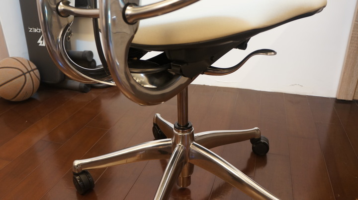 【Humanscale Freedom 人體工學椅開箱】不一樣的思路，簡單卻不簡單