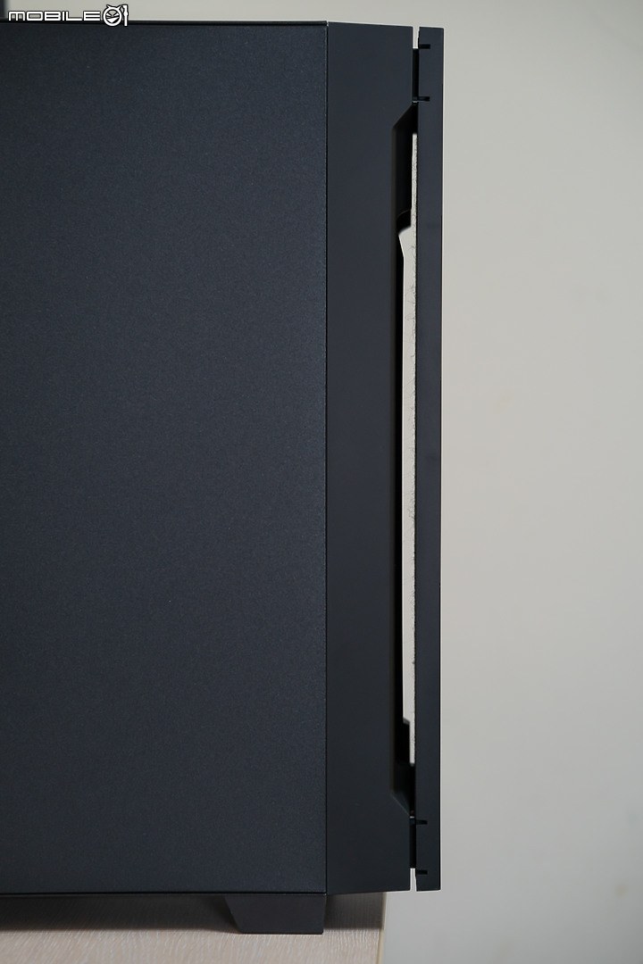 靜音性能兩者兼顧 ANTEC P10 FLUX