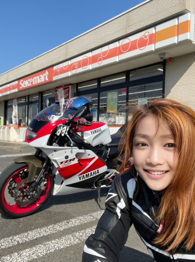 日本近期最肉蒐的甜美的美女重機騎士