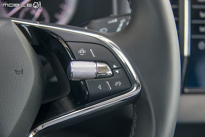 Skoda Karoq 台灣黑熊特仕版試駕｜有 Bear 來、C/P值更高的中堅休旅！