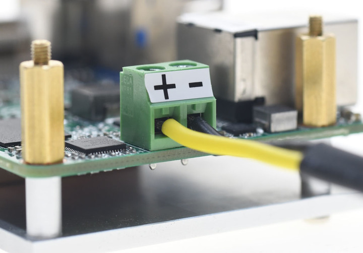 信用卡大小的DFI ALF51 1.8吋SBC動手玩