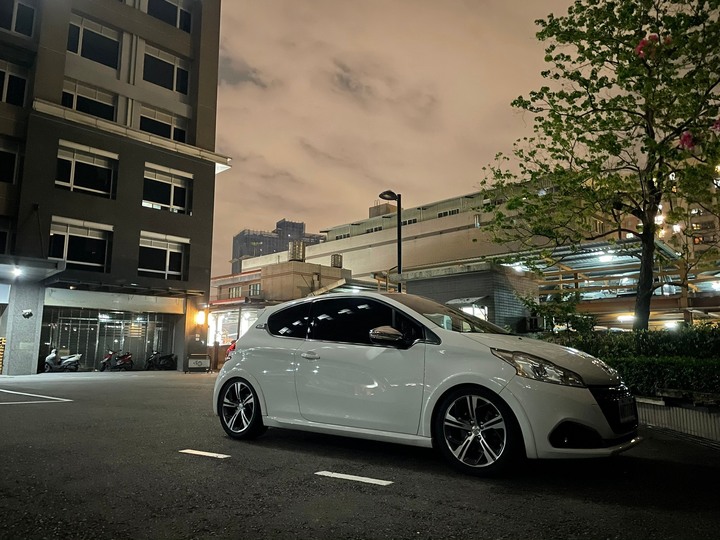 真正的GTI!! PEUGEOT 208 GTI