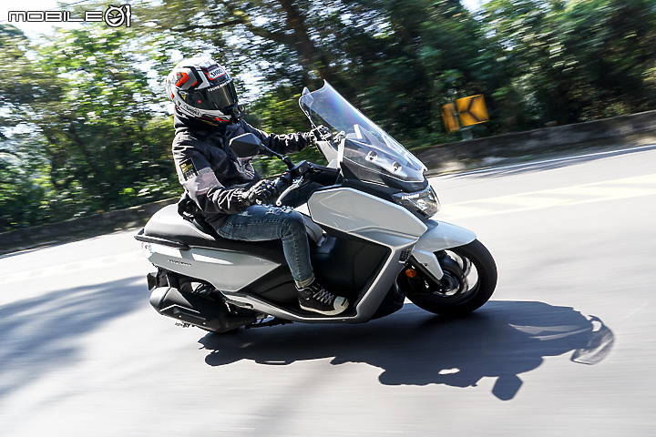 2021 SYM MAXSYM 400 試駕|價格超值 滿配國產新秀