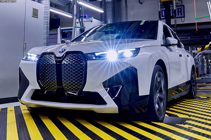 BMW iX / i4 登場