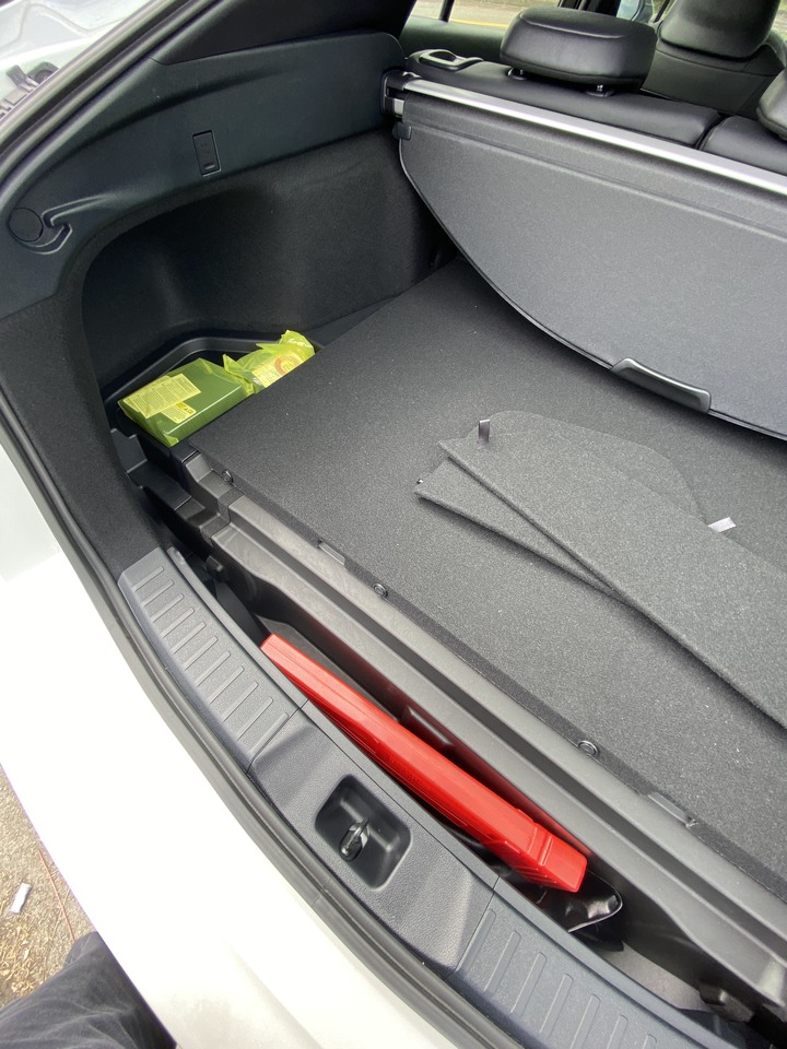 Prius PHV一個月心得,這裡有車友嗎?