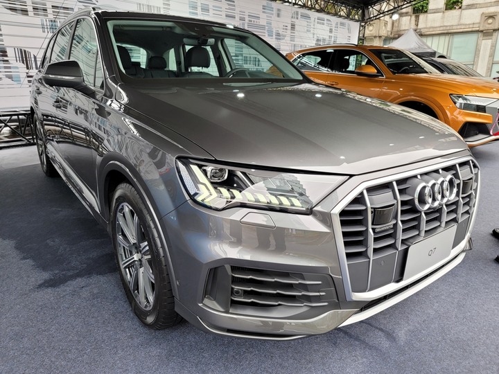 點我看大圖 Audi Q5小改款5色預賞 & 體驗活動分享(圖多)