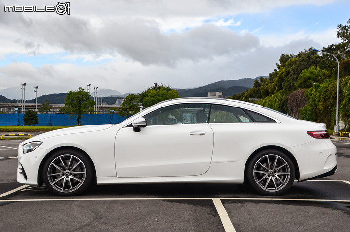 Mercedes-Benz E300 Coupe 試駕,快意優雅又令人嚮往的豪華轎跑車!
