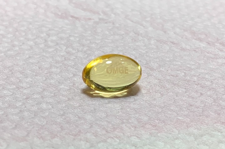 為了身體健康,全家開始吃魚油了