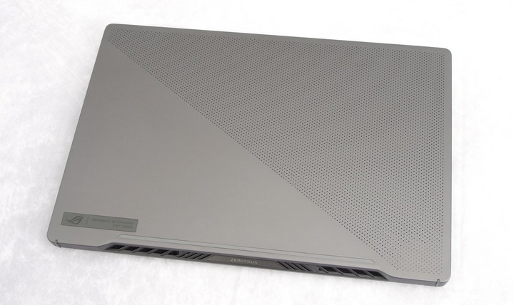 八核輕鬆帶著走 ASUS ROG Zephyrus G14 日蝕灰開箱