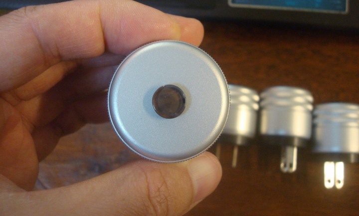 [開箱]效果出乎意料---Acoustic Revive CS-2Q電源插座穩定器