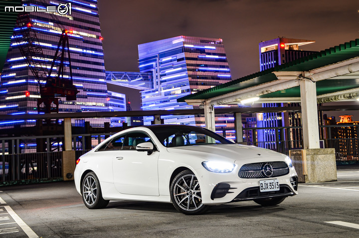 Mercedes-Benz E300 Coupe 試駕,快意優雅又令人嚮往的豪華轎跑車!
