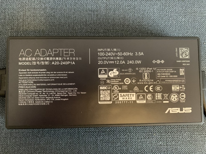 ROG STRIX SCAR G733QR 不專業開箱、心得
