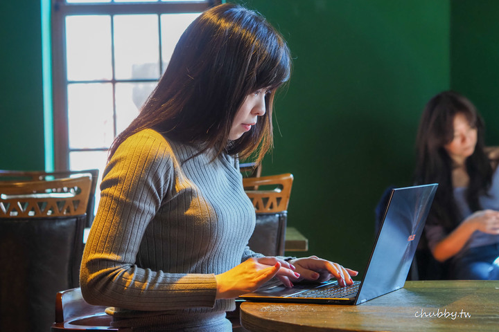 ASUS ZenBook Flip S真的好適合女生喔！UX371EA