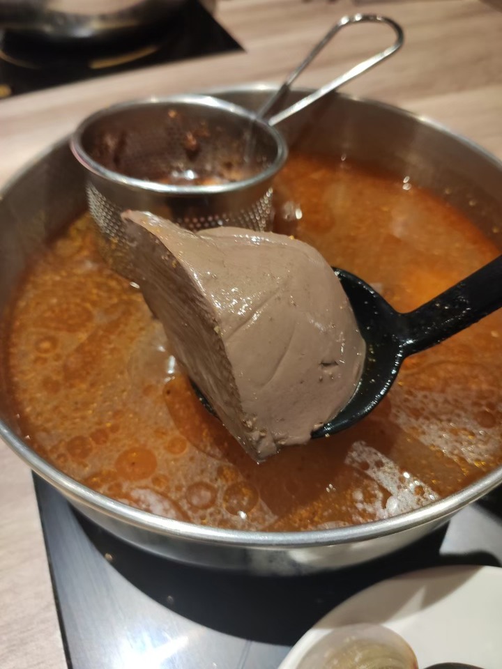 [食記] 肉老大火鍋-打卡加LINE送肉送蝦吃到爆