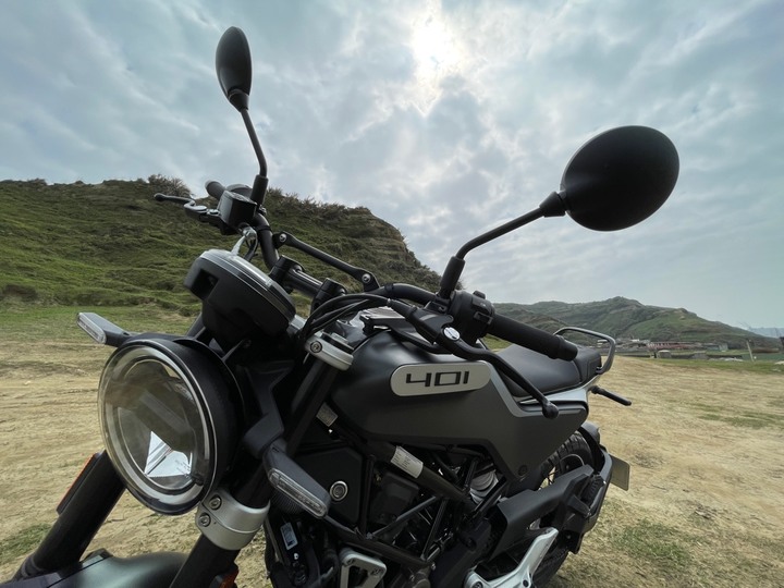 Husqvarna Svartpilen 401(黑箭401)水牛坑開箱小試