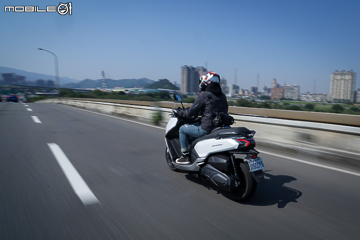 2021 SYM MAXSYM 400 試駕|價格超值 滿配國產新秀