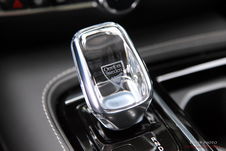 (chujy) Volvo V60 T8 Recharge Inscription 露營。海岸。美景之旅