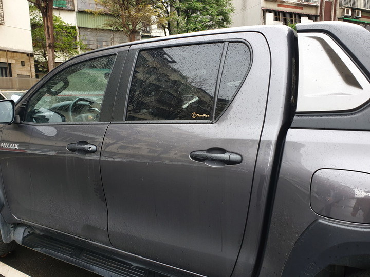 簡單開箱TOYOTA HILUX