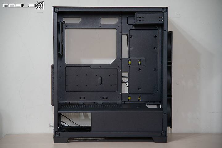 靜音性能兩者兼顧 ANTEC P10 FLUX