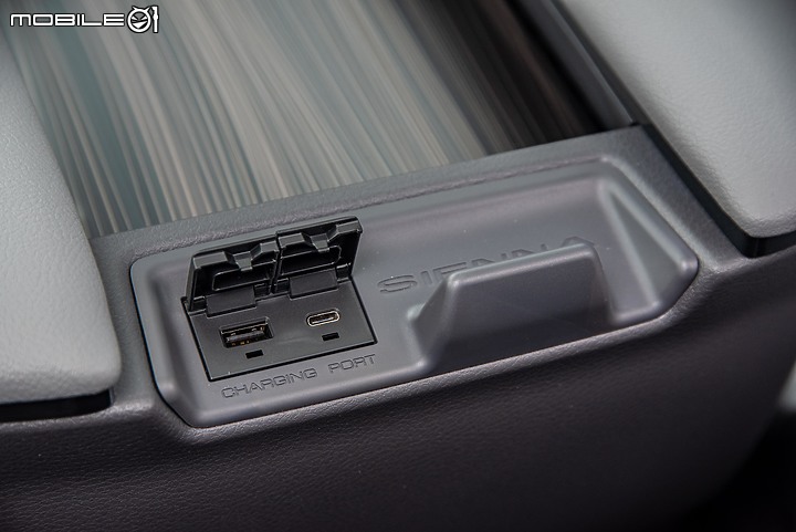 Toyota大改款Sienna鉑金版試駕|動感、舒適、智慧集於一身的超強MPV!