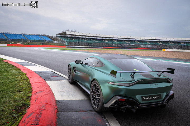 【海外新訊】Aston Martin推出Vantage F1 Edition車型，性能比肩F1安全車！