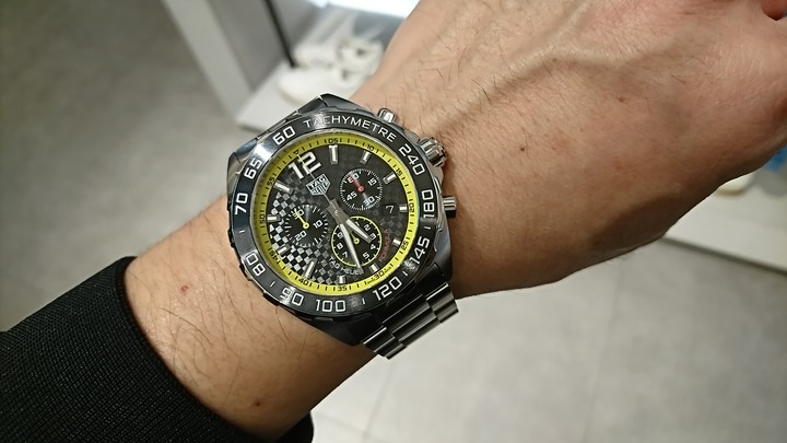 分享：TAG Heuer Formula 1 碳纖維黃圈計時賽車錶