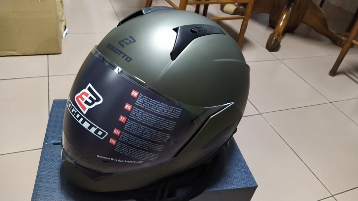 FC MOTO買的BOGOTTO V280可樂帽也來開箱