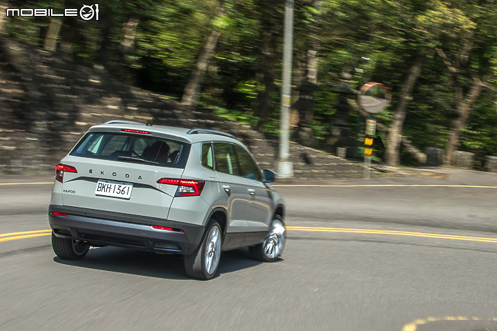 Skoda Karoq 台灣黑熊特仕版試駕|有 Bear 來、C/P值更高的中堅休旅!