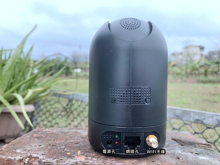 【開箱】居家安全守護神 / 【FOSCAM】R2M 1080P 可旋轉式網路攝影機