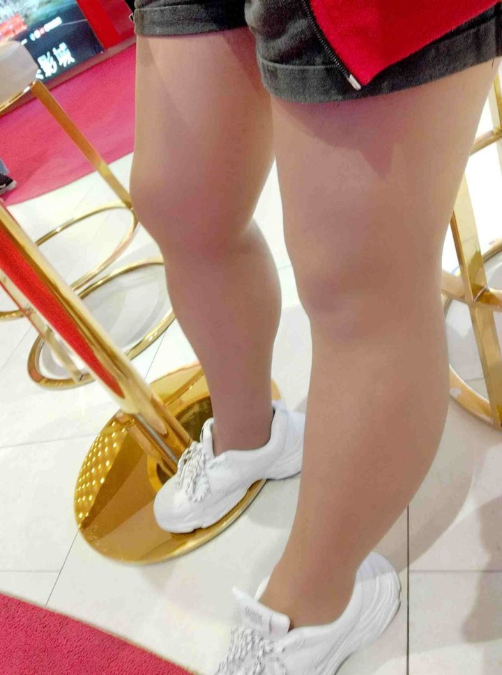 為何男性穿膚色絲襪(很接近膚色的薄絲襪，沒注意看還看不出來) 會讓一些人撻伐?