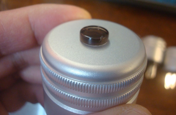 [開箱]效果出乎意料---Acoustic Revive CS-2Q電源插座穩定器