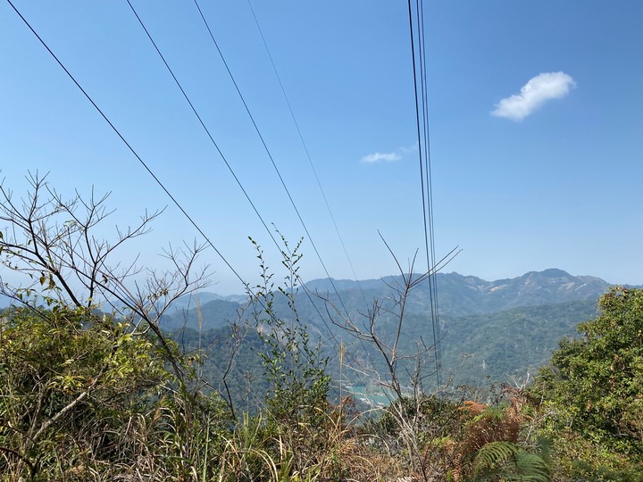 台中和平｜東卯山．平緩蓊鬱山林，七雄裡登頂展望最佳