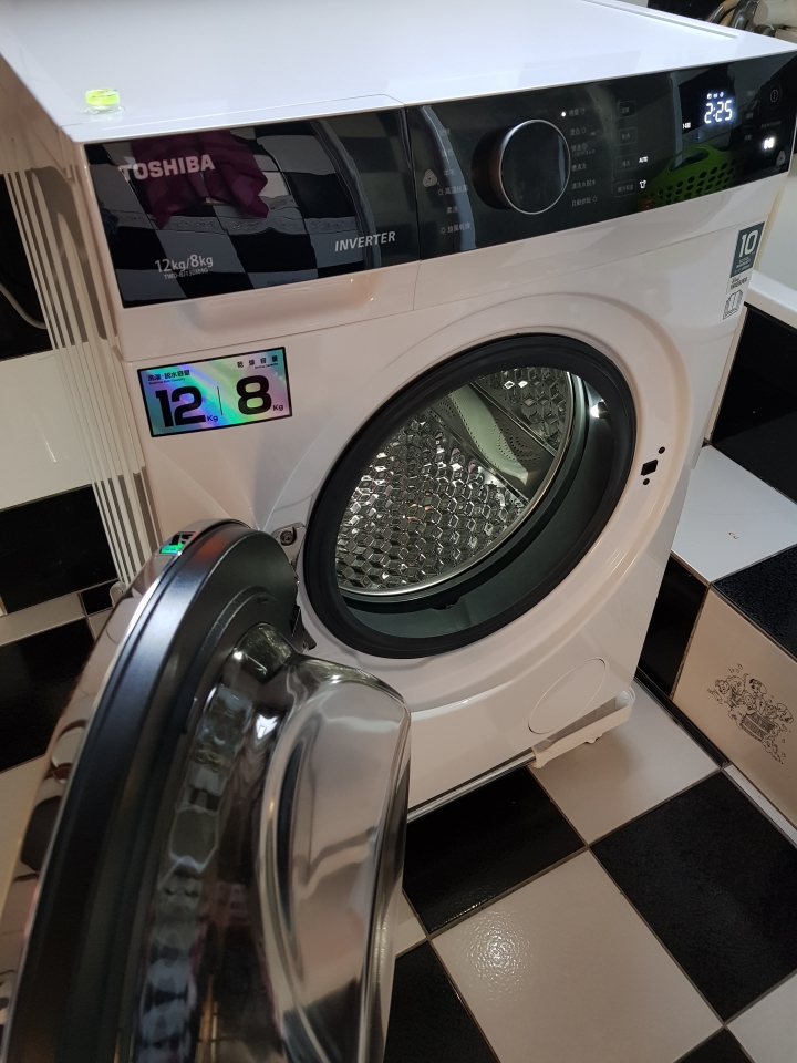 感謝老公體恤，賜我一台東芝TWDBJ130M4G讓我安心工作兼顧育兒及洗曬煩惱