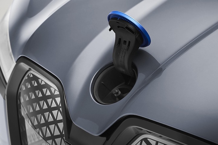BMW iX / i4 登場
